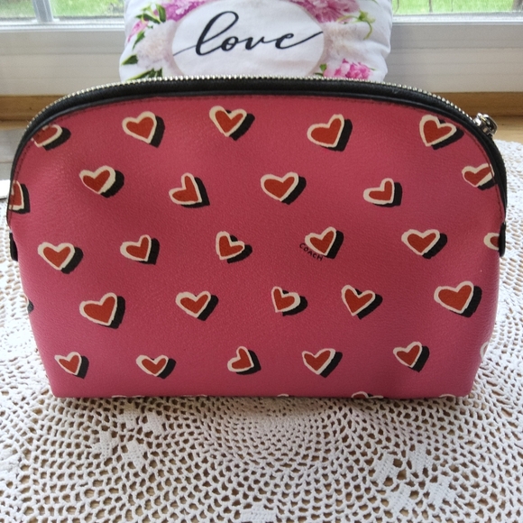 Coach Harley Valentine Heart makeup bag - Picture 3 of 12